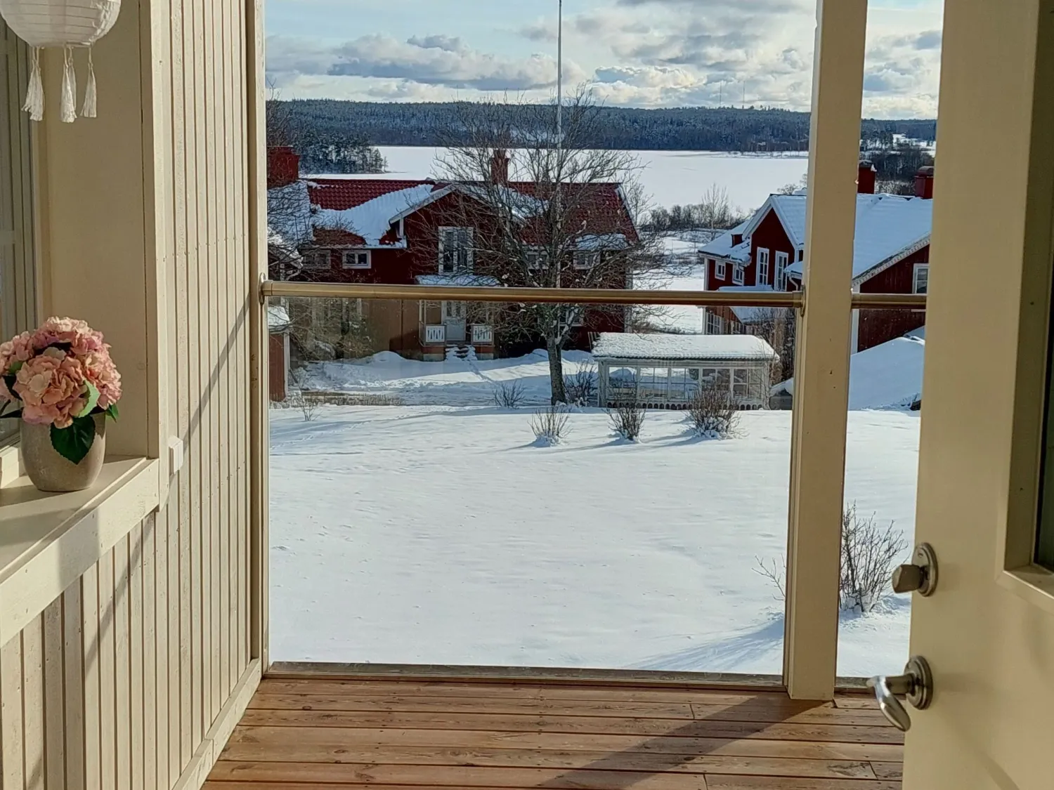 Utsikt från lägenhet på terrass