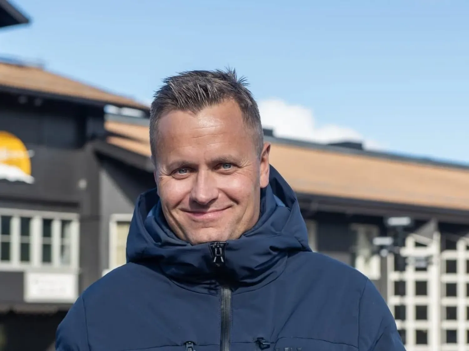 Färgbild - porträtt av Johan Thorn.