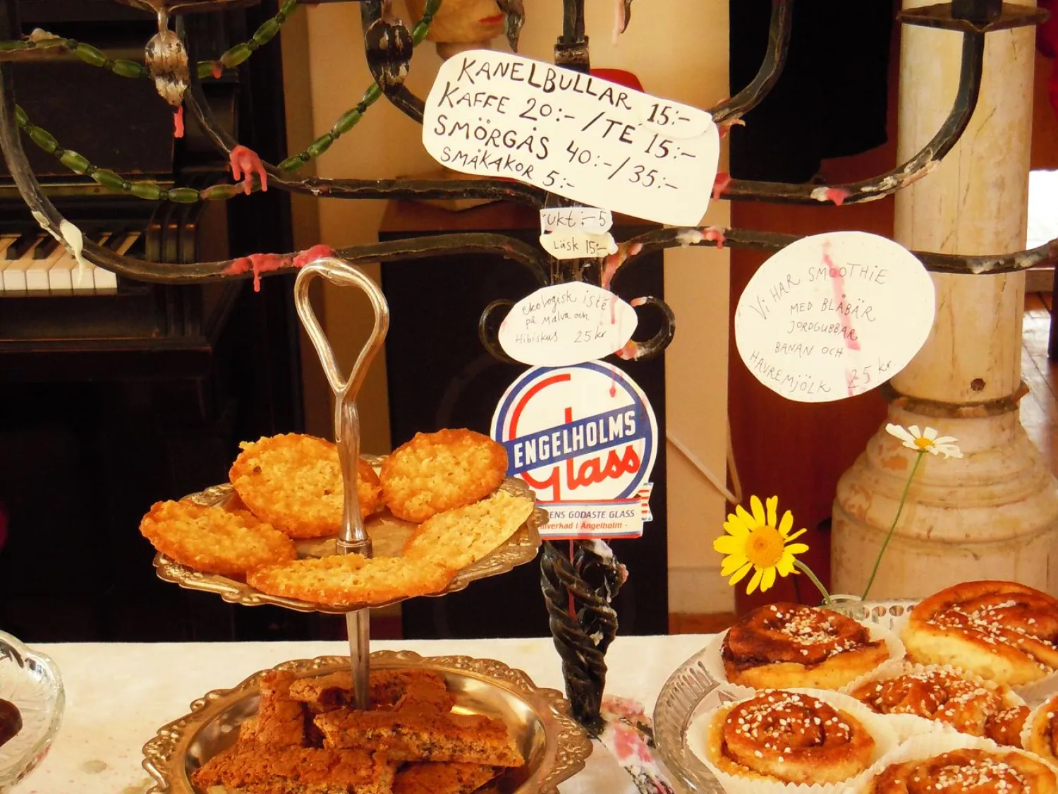 Esters Café