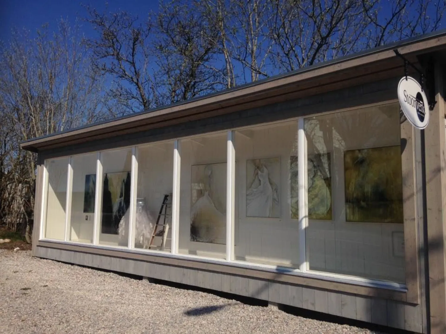 Galleri Stoorverk - Drive in galleri i Gnarp, Hälsingland, Nordanstig