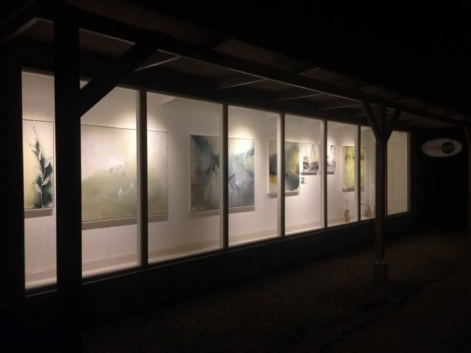 Galleri Stoorverk - Drive in galleri i Gnarp, Hälsingland, Nordanstig