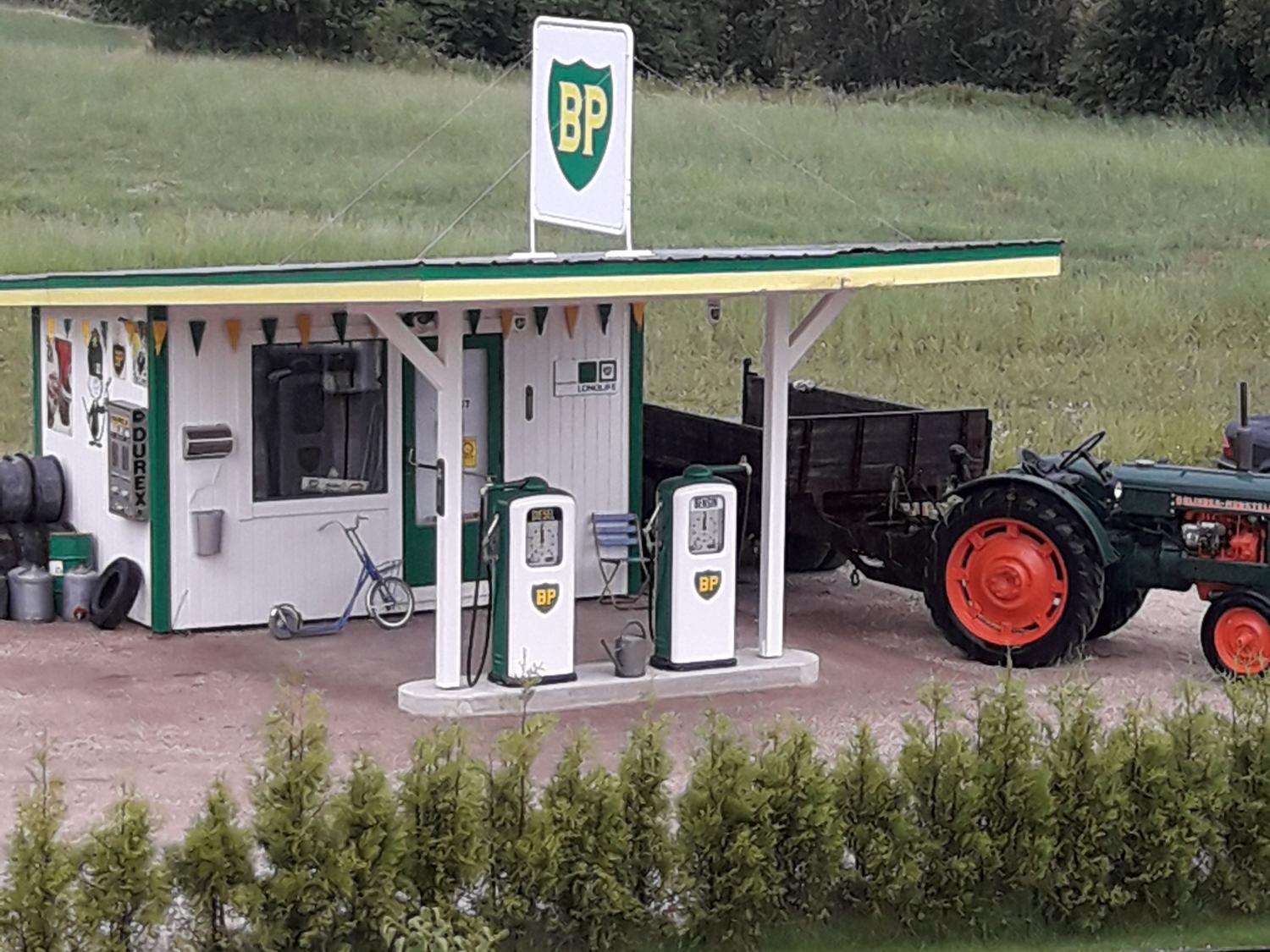 BP "Nostalgia-gas station" in Gällsta