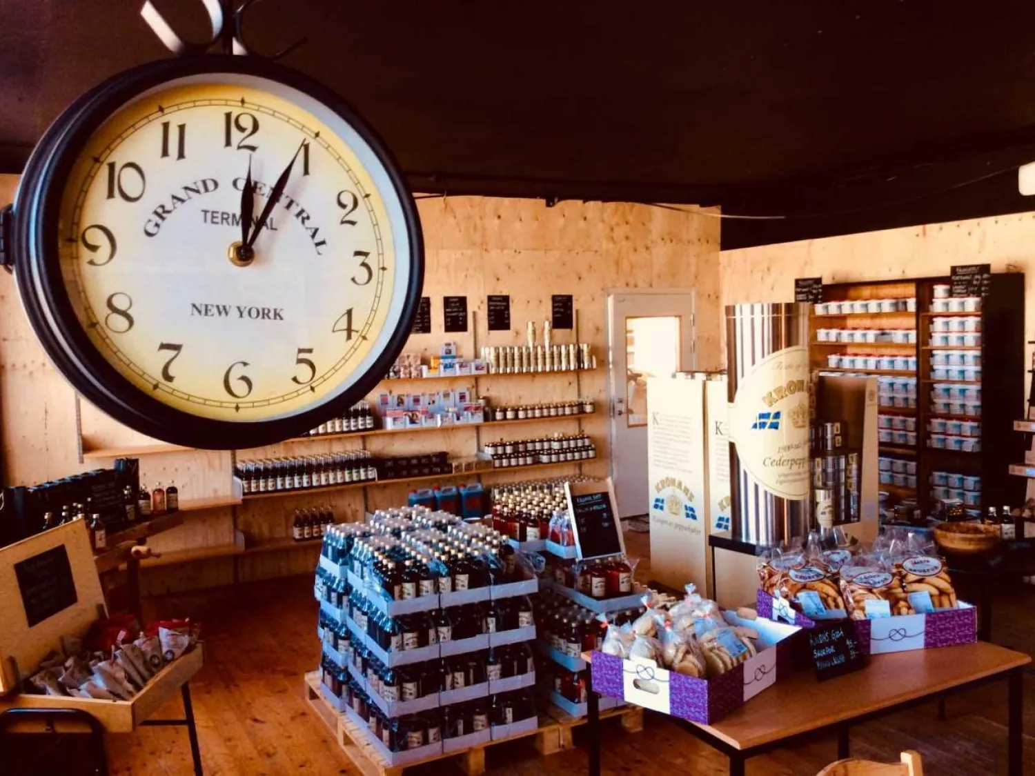 Store and Café - Kronans & Lindhs Bakery - Jättendal
