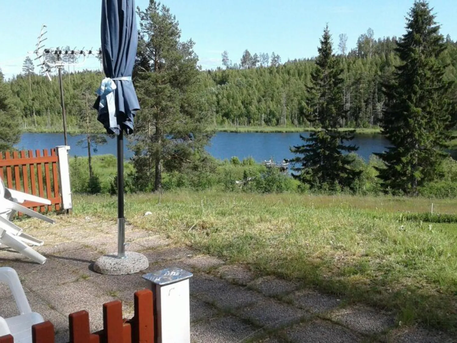 Utsikt mot tjärn
