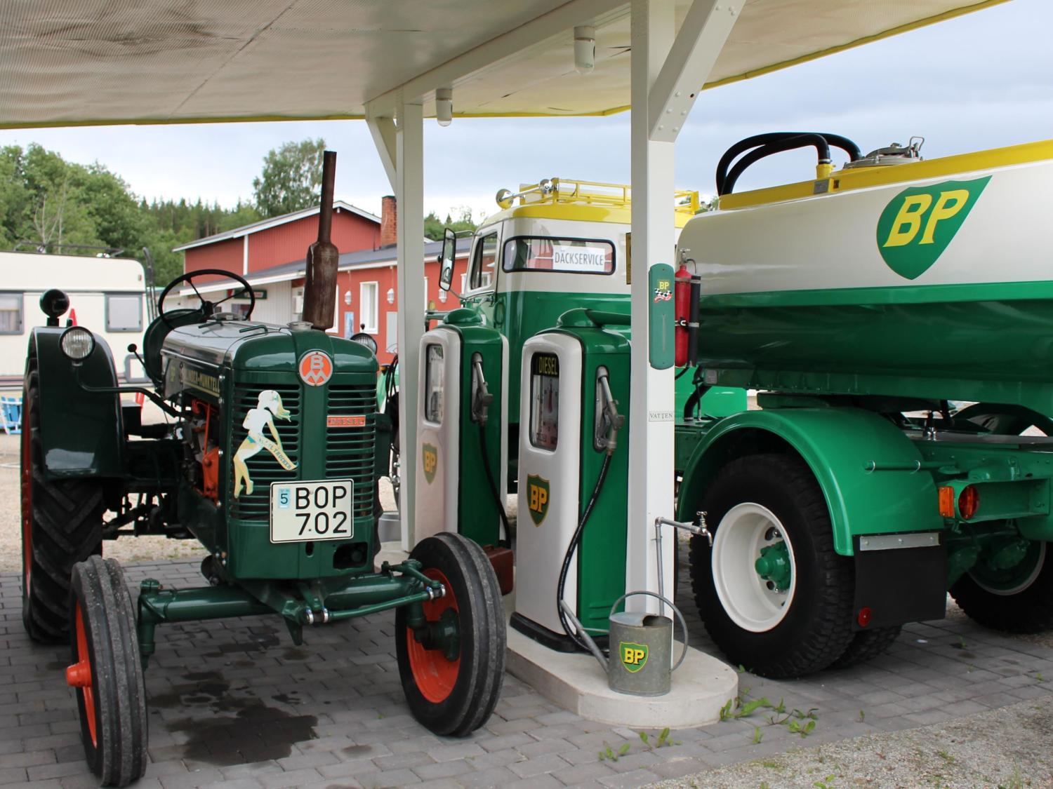 BP "Nostalgia-gas station" in Gällsta