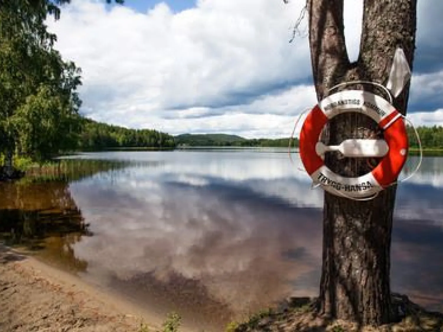 Färgbild - badplats och badstrand
