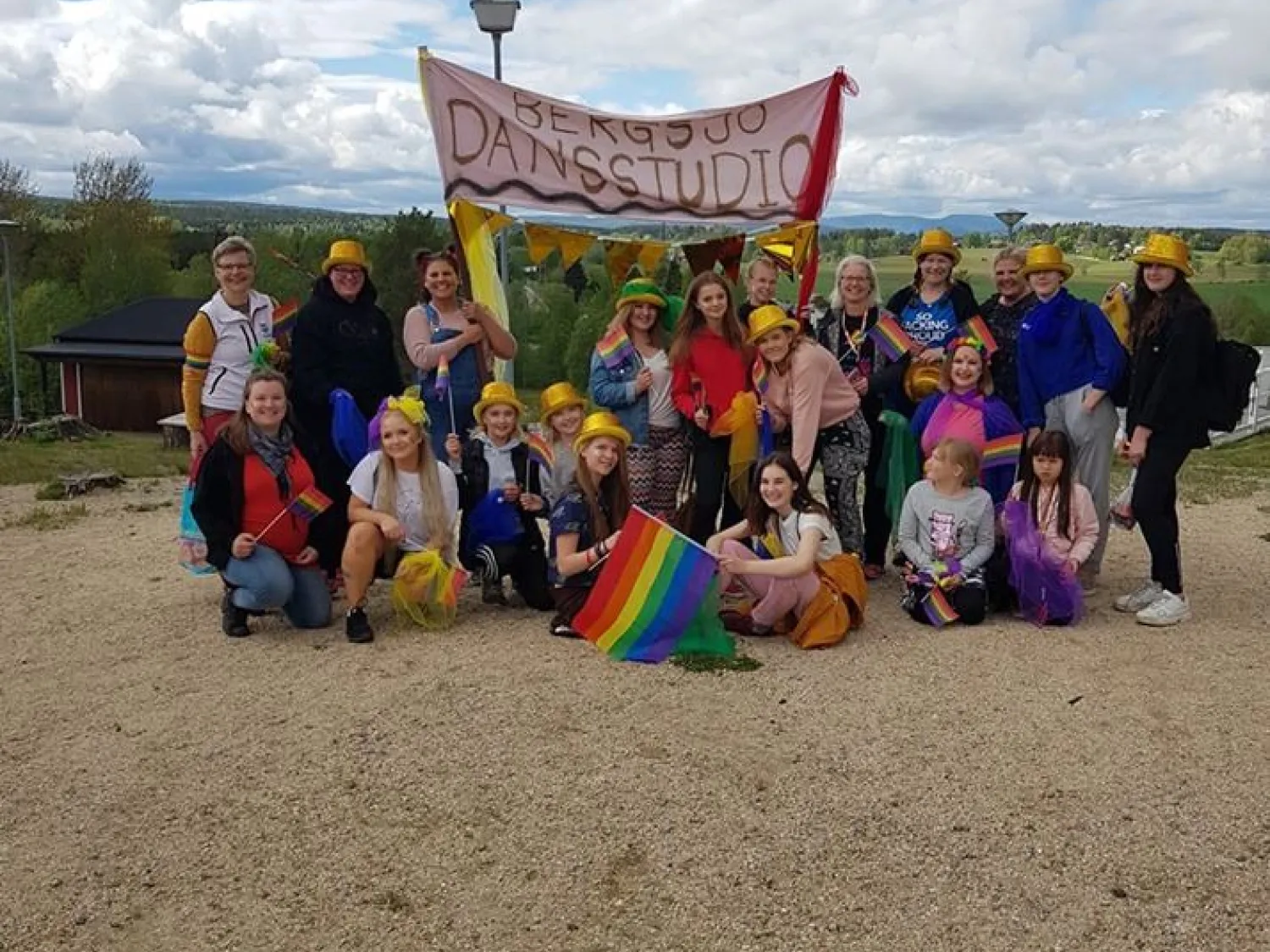 Färgbild - utomhus gruppfoto