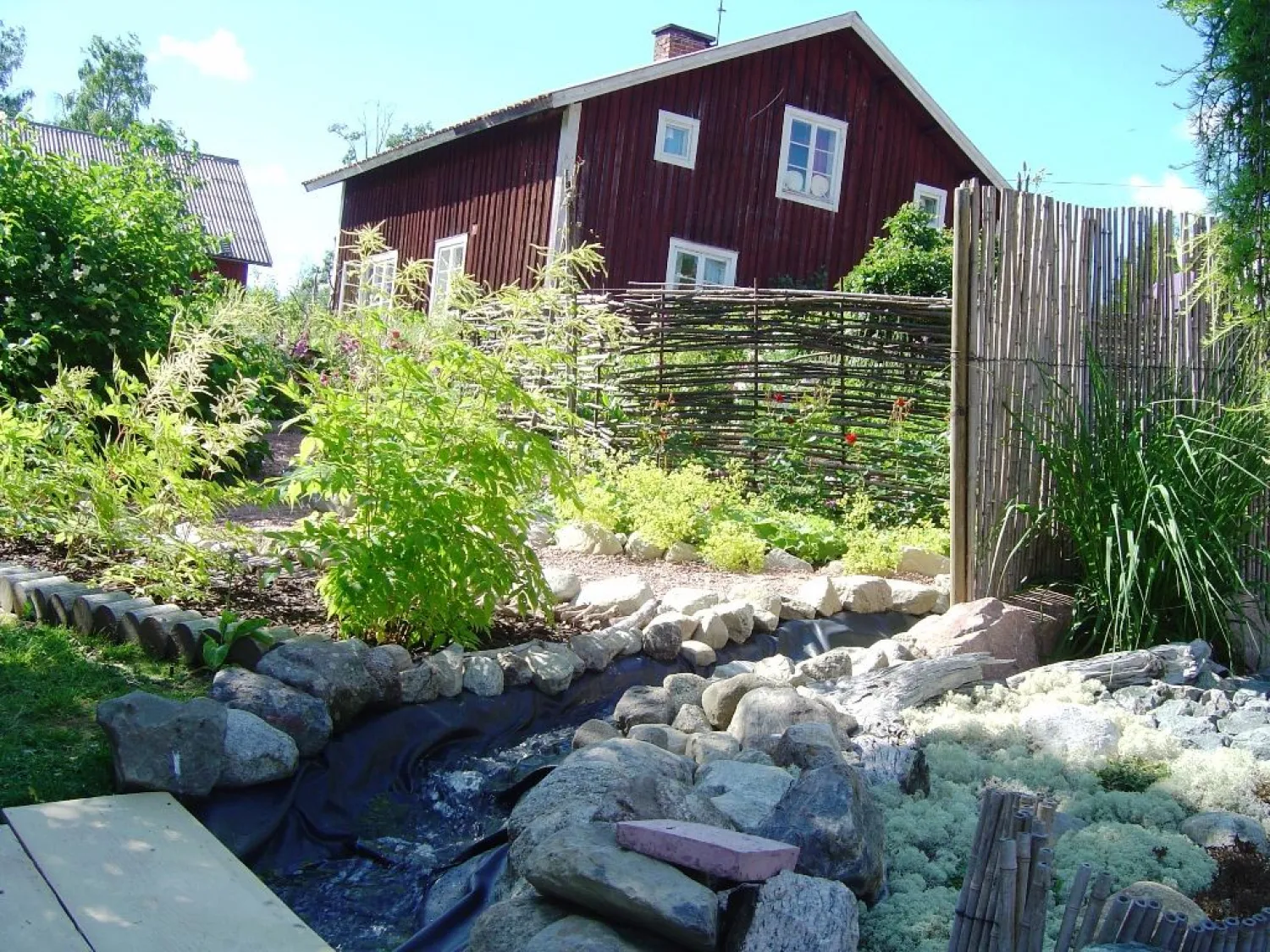 Gräsåsens Trädgård, Hassela