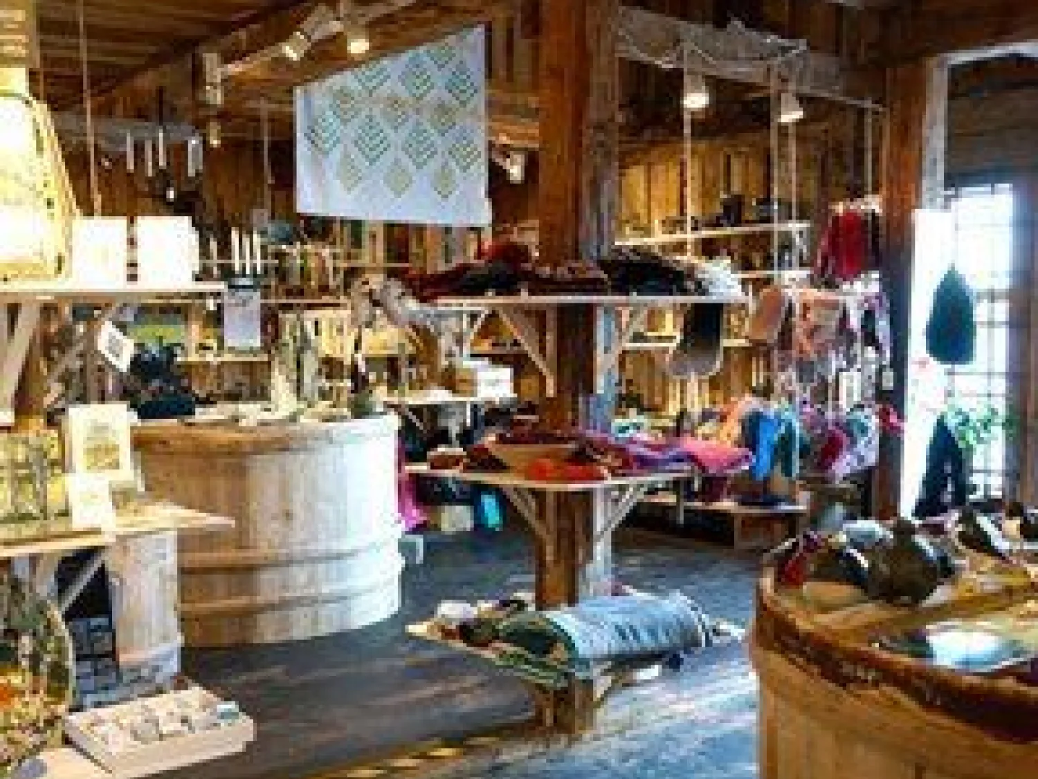 Art & Handicraft - "Hamnmagasinet" Mellanfjärden