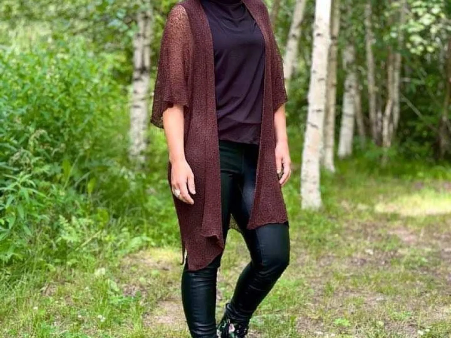 Finstickade Sjalar, Capes, Koftor och Ponchos
