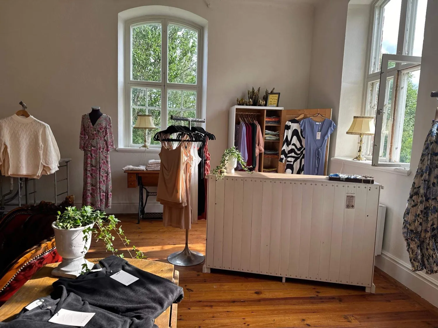 Finstickade Sjalar, Capes, Koftor och Ponchos