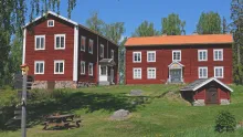 Ol-Anders i Alfta Färgbild - exteriör bild på Hälsingegård Ol-Anders i Alfta